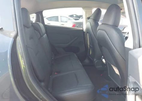 2024 Tesla Model Y Long Range Dual Motor All-Wheel Drive из США, поврежденный, VIN 7SAYGDEE0RA234017